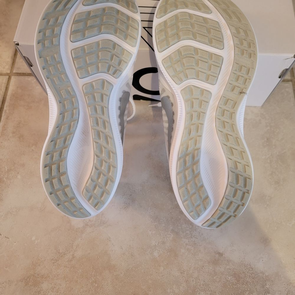 Nike White Sneakers with Silver Details - Picture 8 of 11